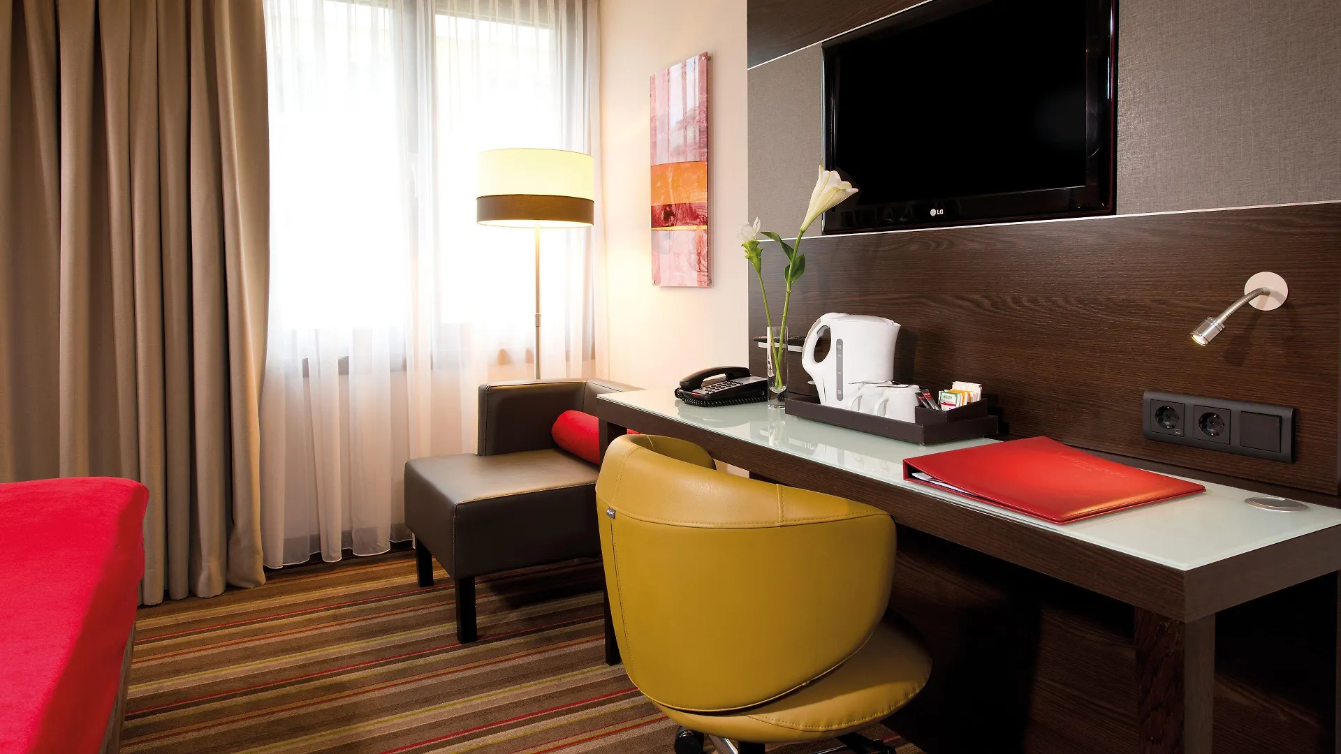 Hotel Leonardo Vienna Westbahnhof