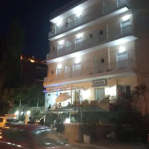 κάντε κράτηση εδώ