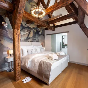 Old Royal Post Boutique & Premium Otel Prag