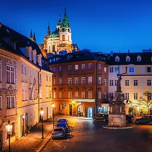 Old Royal Post Boutique & Premium Otel Prag