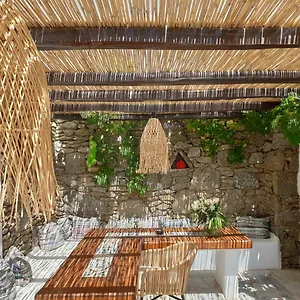 κάντε κράτηση εδώ