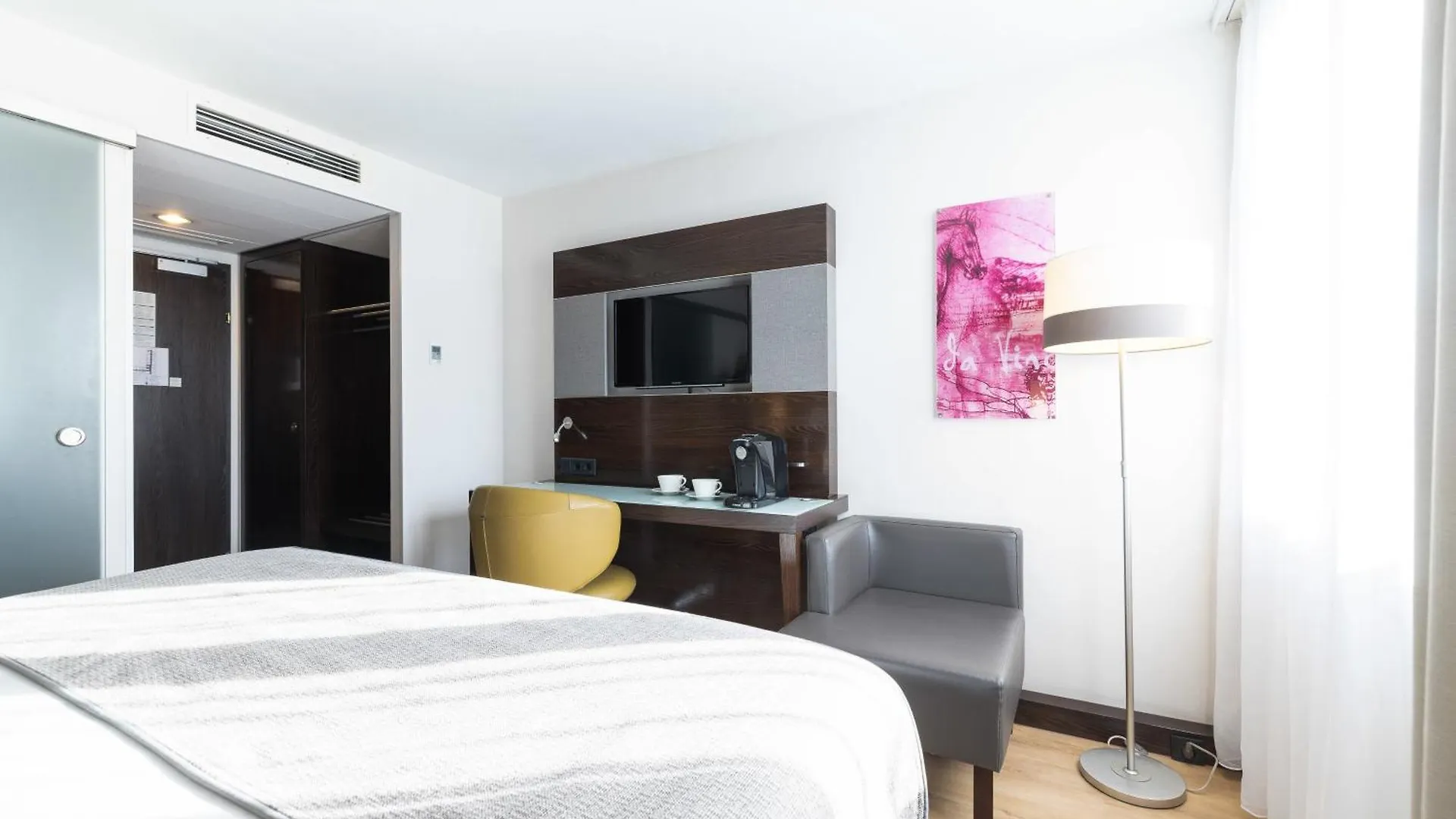 Leonardo Vienna Westbahnhof Hotel