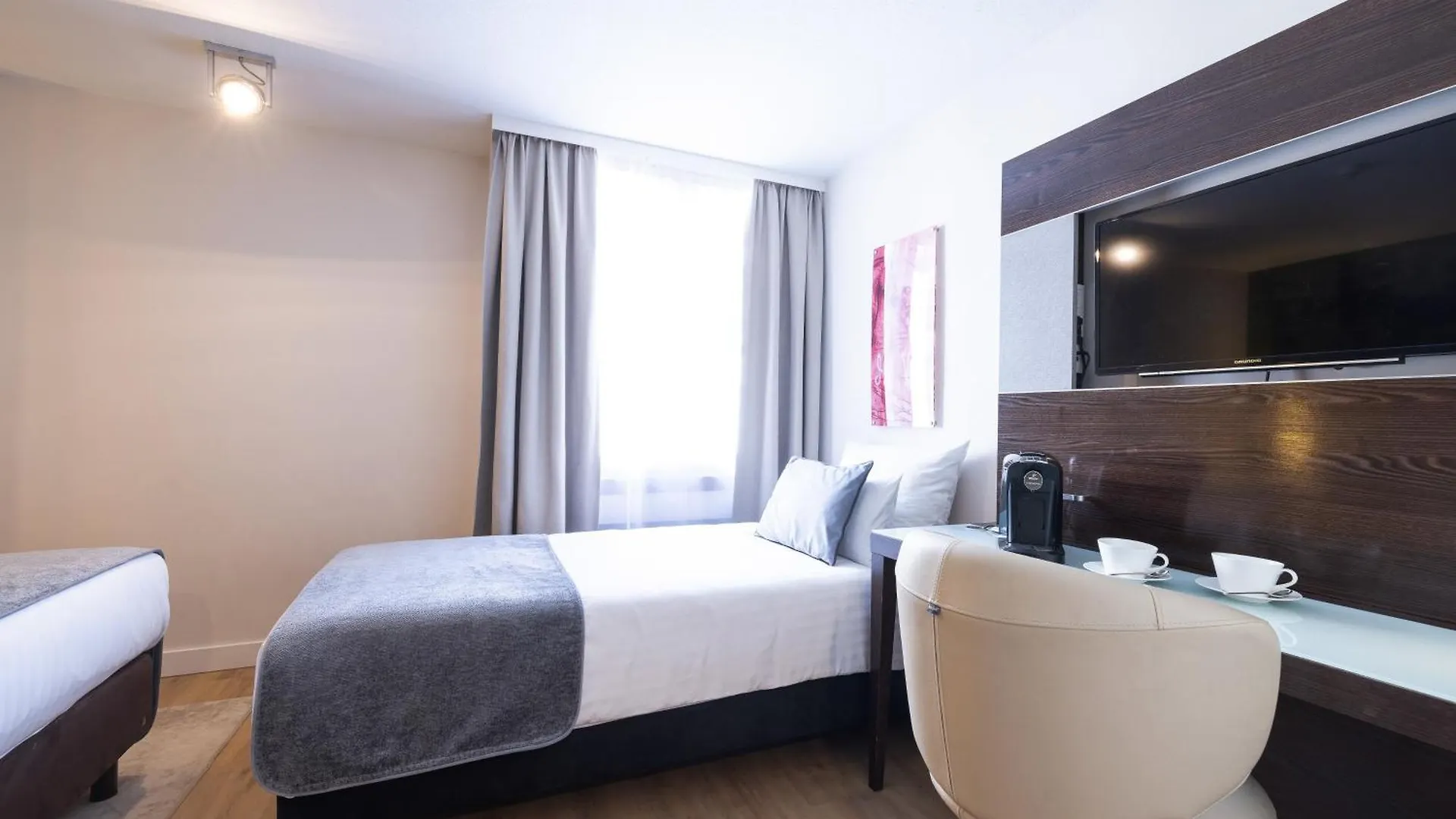 Leonardo Vienna Westbahnhof Hotel 4*,