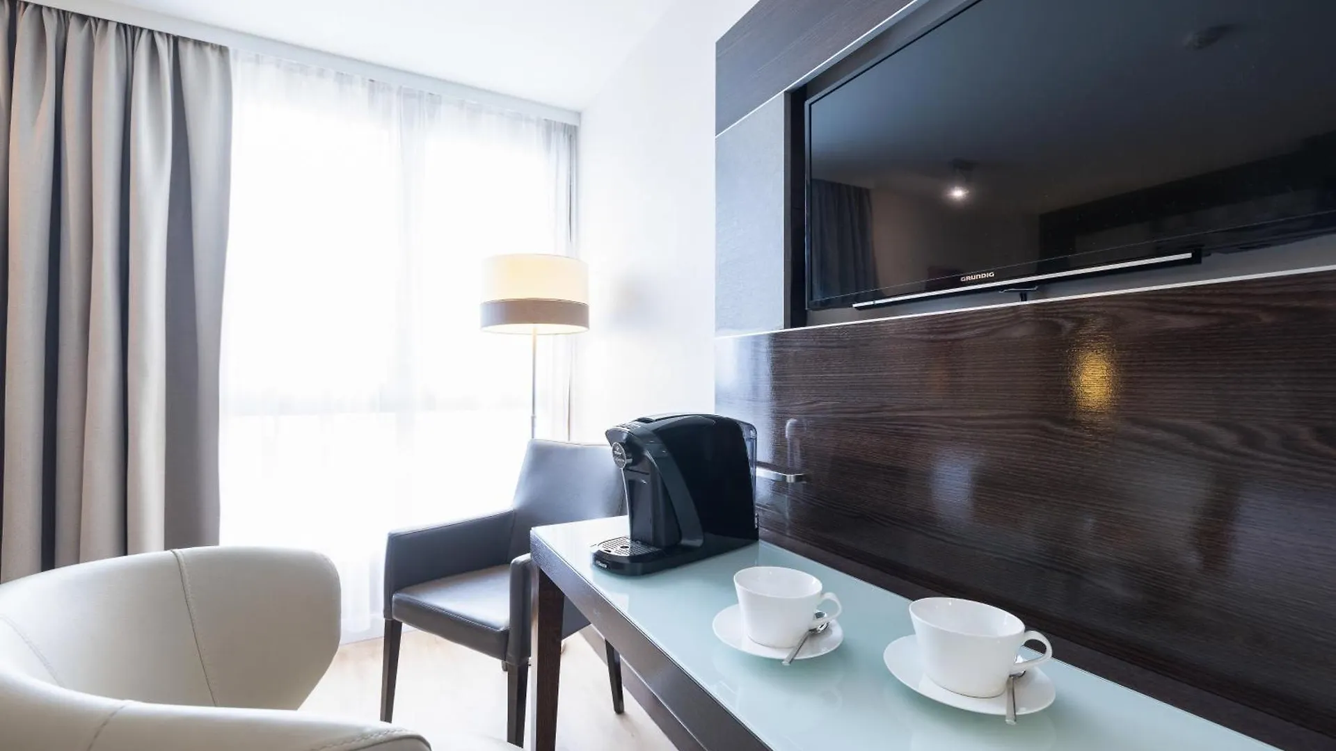 Leonardo Vienna Westbahnhof Hotel
