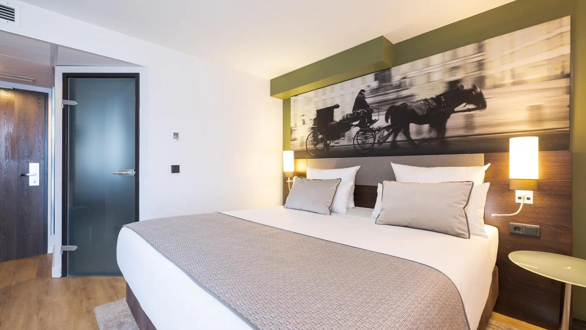 Leonardo Vienna Westbahnhof Hotel